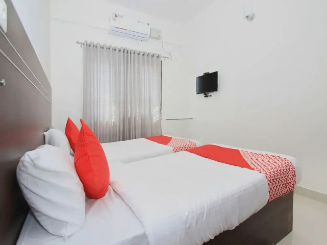 OYO 11386 Resside Homes