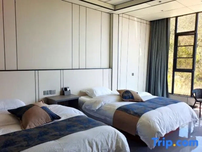 Standard Twin room with sunrise view