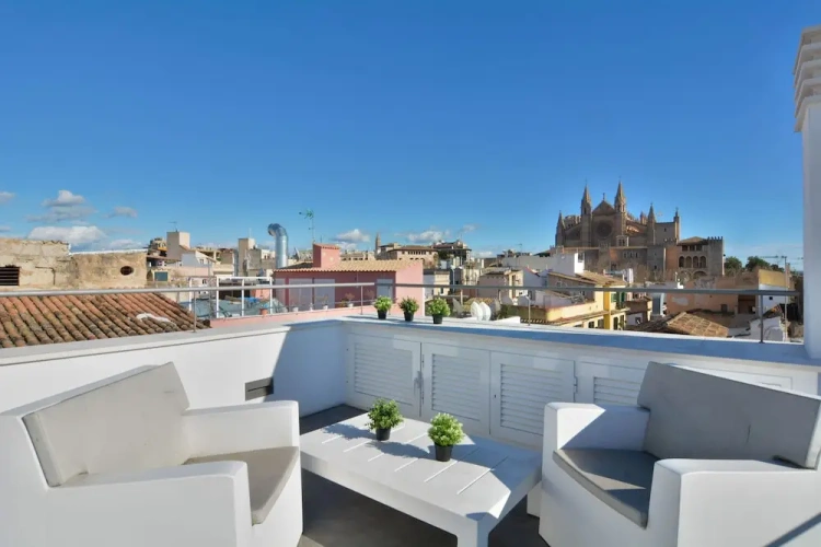 2 Bedrooms Standard Penthouse room with city view