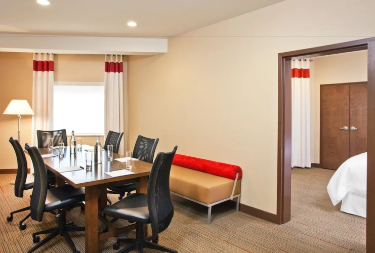 Deluxe Double Suite