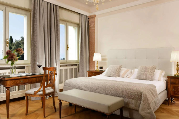 Villa Cortine Palace HotelOver view