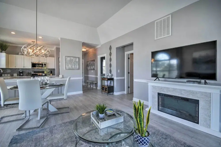 Myrtle Beach Condo: Golf Course + Pool View!
