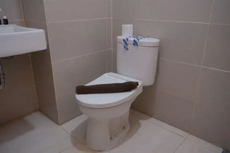 Convenient Studio Apartment At B Residence