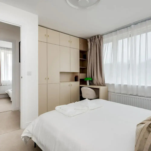 Tranquil 4-bed Oasis Modern Chic