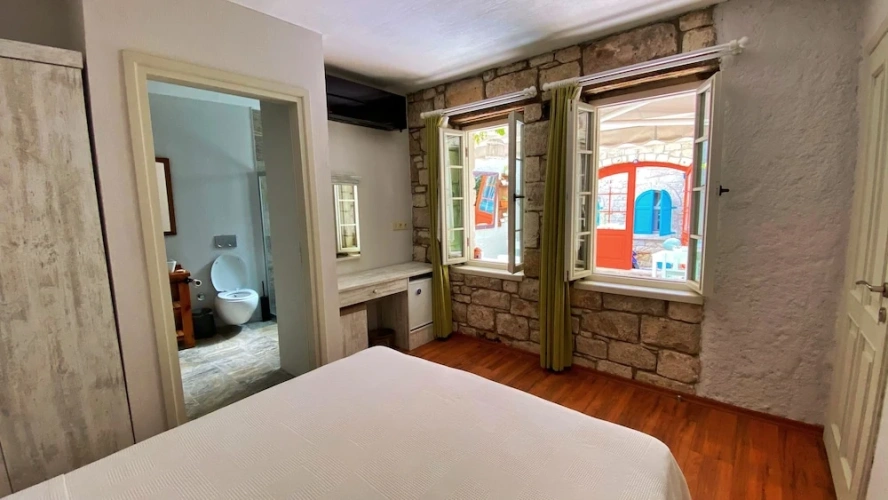 Economy room