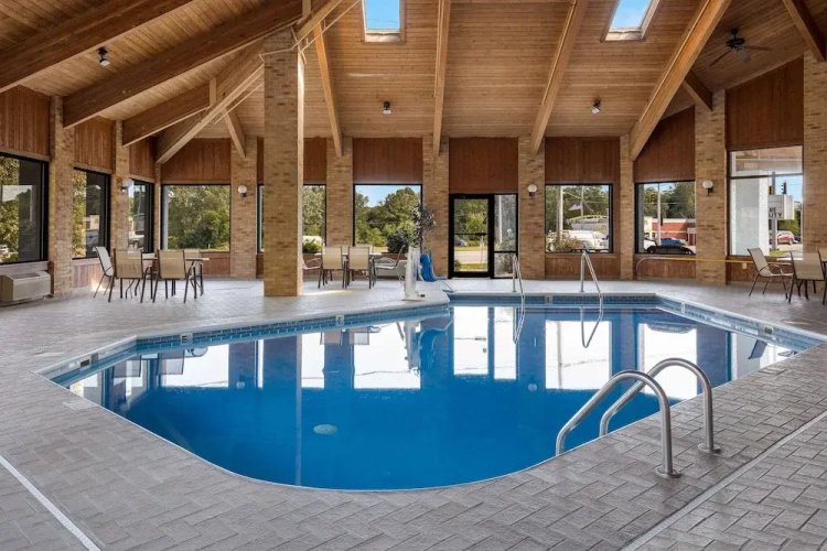 Ashland Inn & Suites