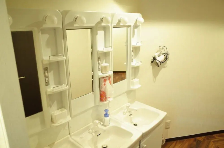 bnb+ Shinjuku Castle - Hostel