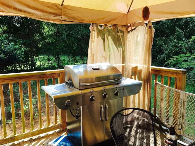 Luxury 3 BR home 1 Block from the Beach