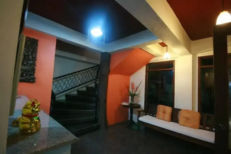 Antonios Pension House