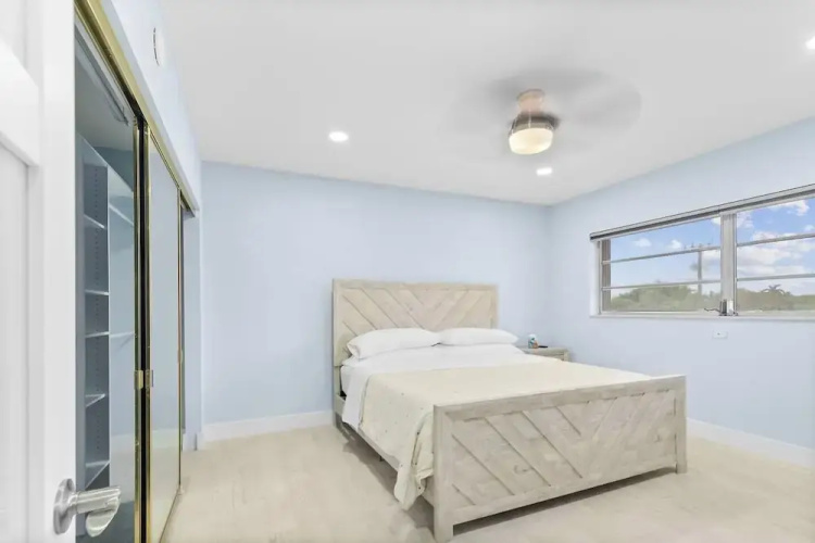 Las Olas & Beachside getaway with pool