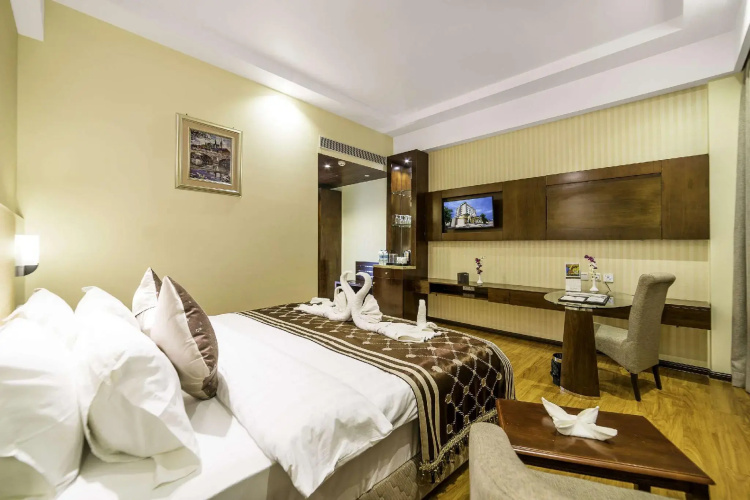 Clarion Inn
