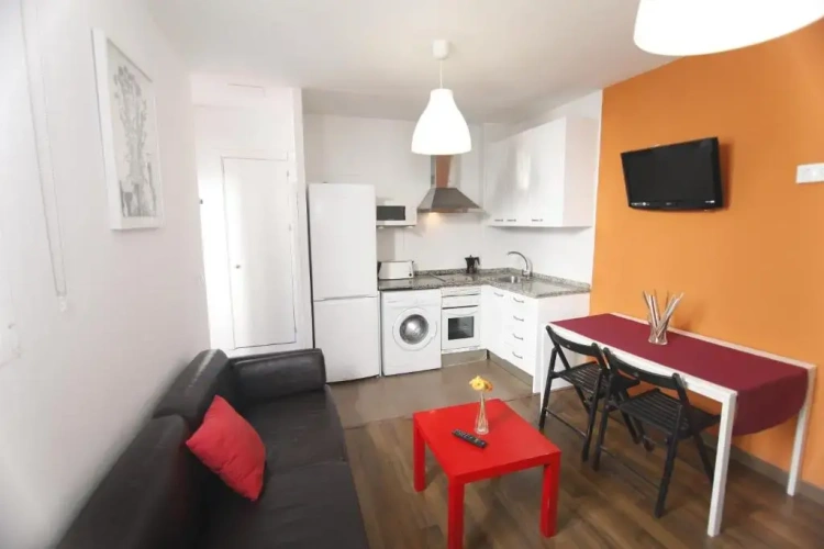 2 Bedrooms Apartment