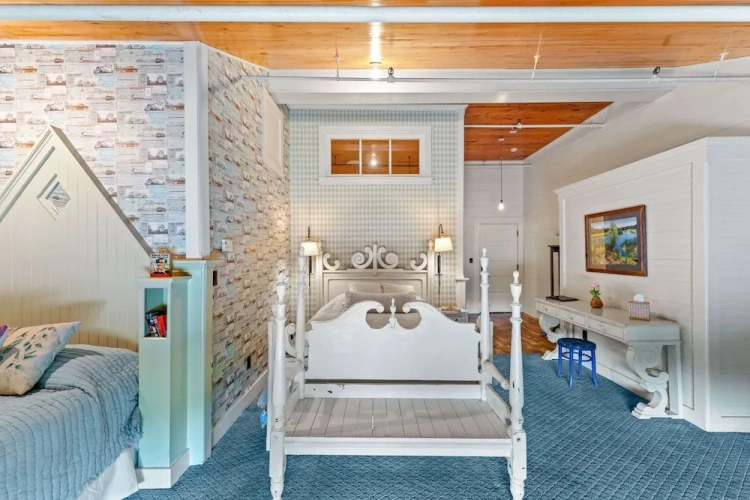 Standard Attic room
