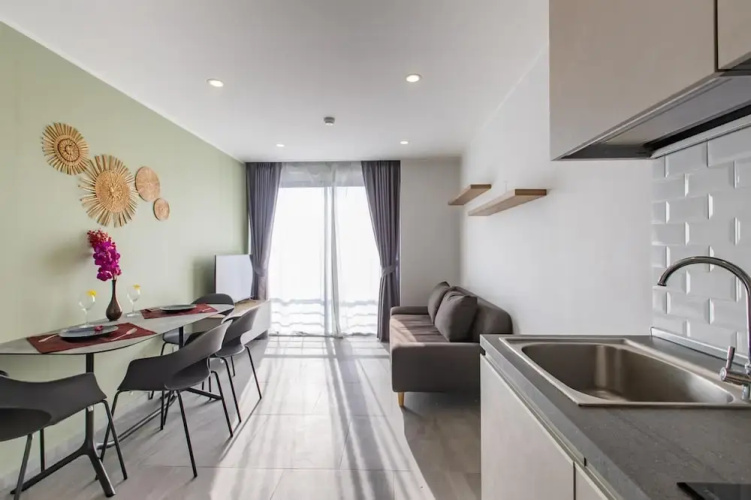 Modern Condo - 1BR & Office T3-528