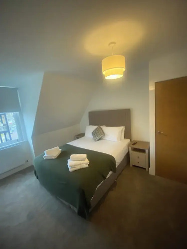 Central Paisley Apartment- Airport/glasgow Access