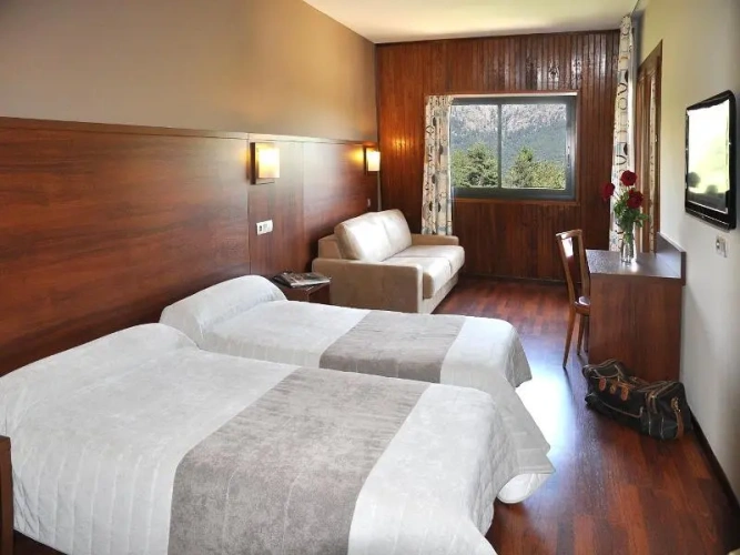Standard Twin room with balcony