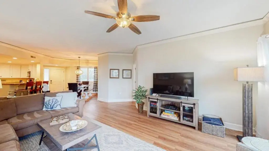 306 Windsor Place