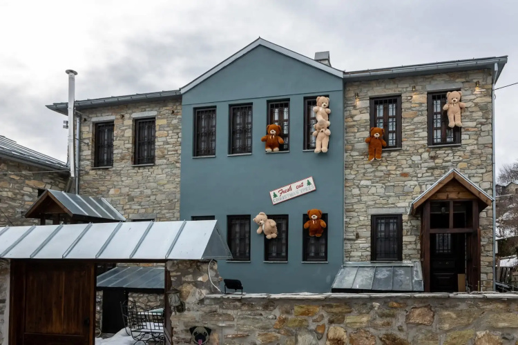 Rock Dandy La Maison De L’Ours | Top Fireplace Retreat