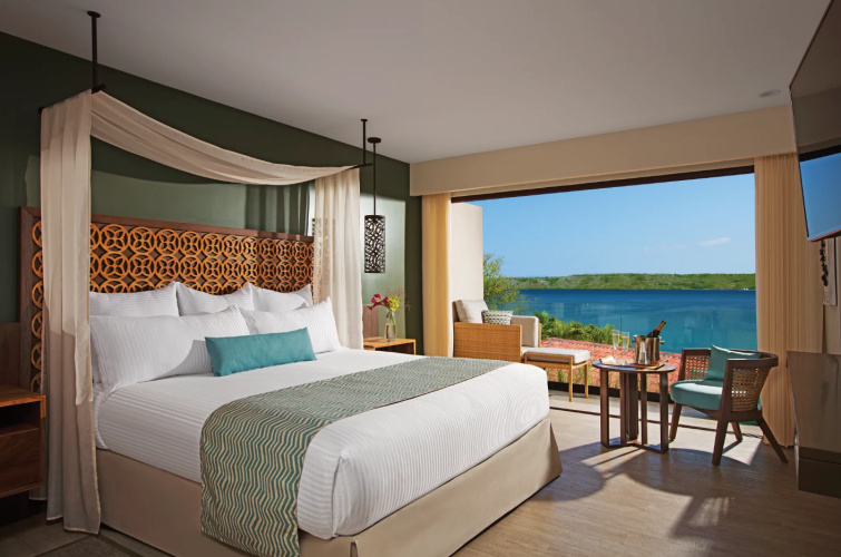 Deluxe Double room with balcony and with ocean view