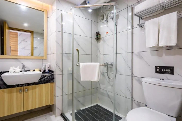 Standard Double room with city view