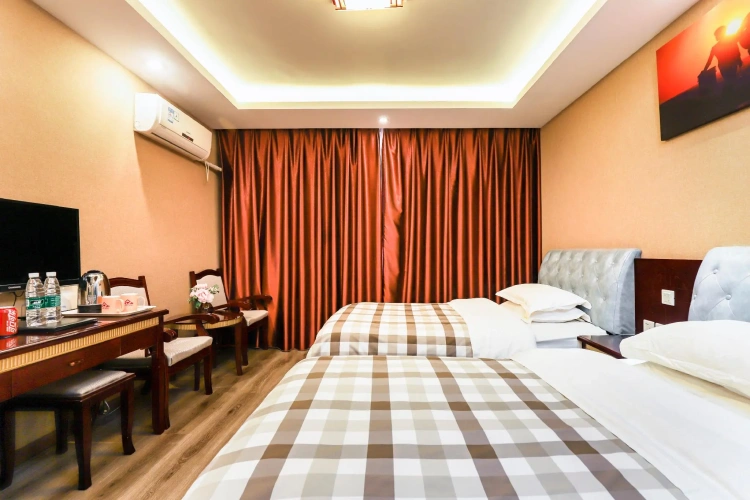 Standard Twin room with view