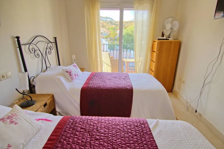 3 Bedrooms Apartment