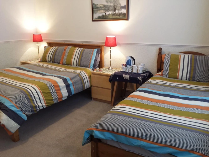 Standard Triple room