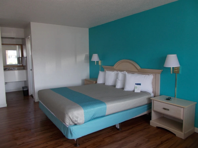 Quality Inn & Suites Tradewinds