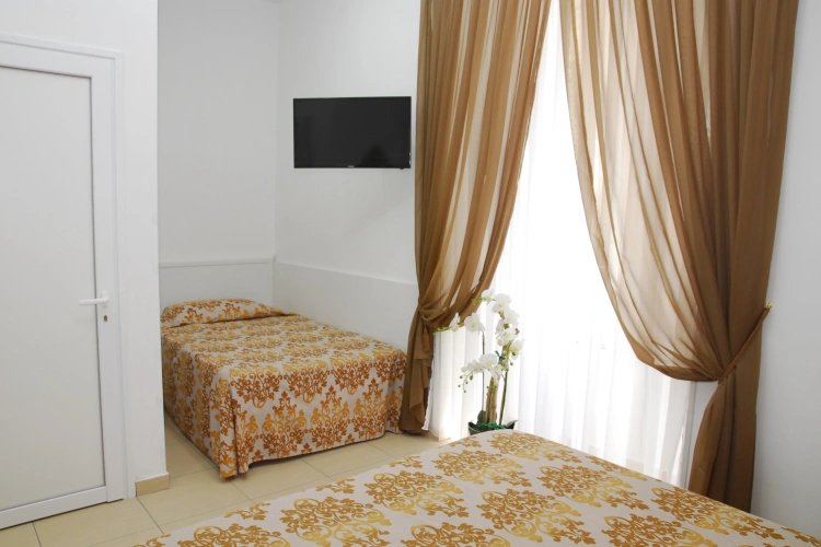 Annex Triple room