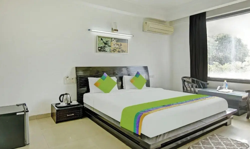 Blue Moon Residency Hotel & Restaurant