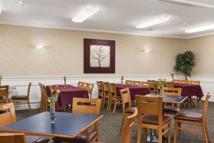 Days Inn by Wyndham Saskatoon photo 18