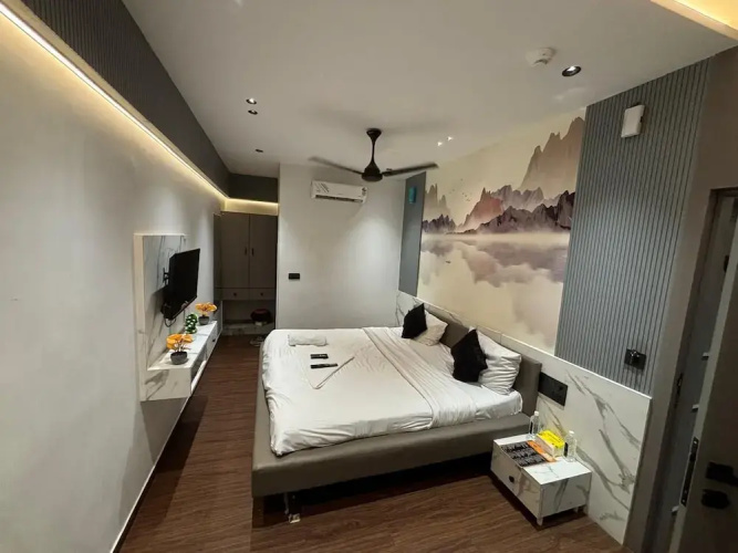 V Love Hotel