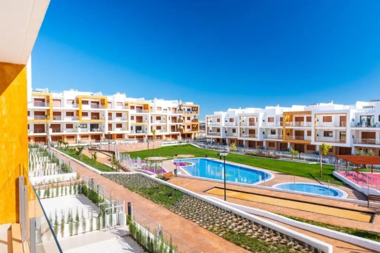 2 Bedrooms Apartment