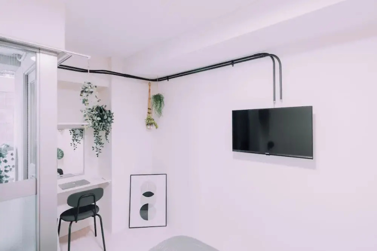 Minimalist Loft 201