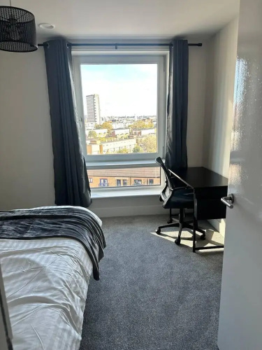 2 Bed Flat - Sleeps 4 - Balcony - Smoking
