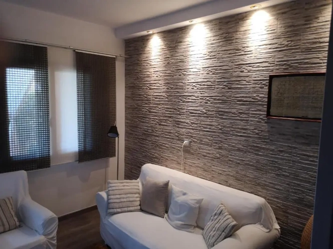 2 Bedrooms Cottage