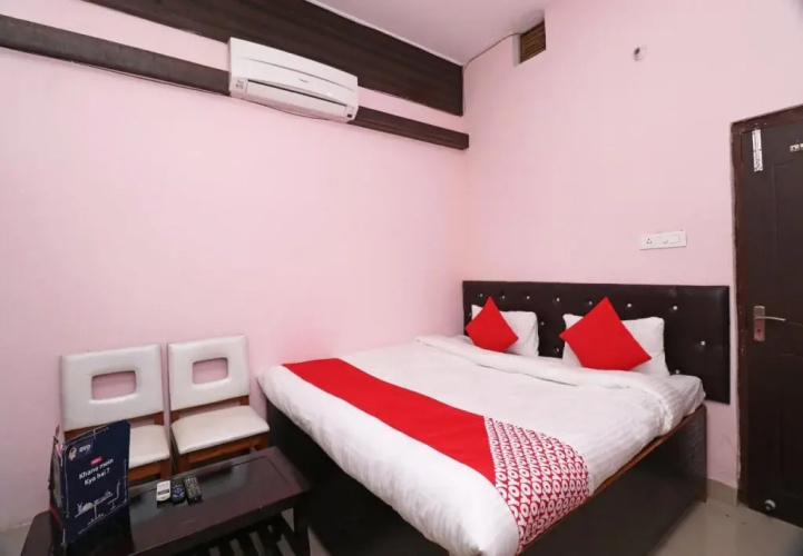OYO 24572 Express Inn