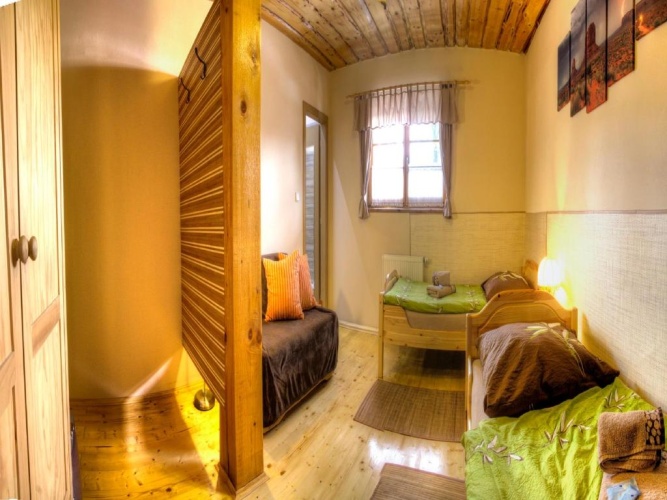 Standard Triple room