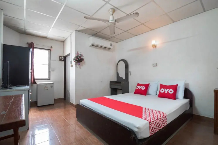 OYO 654 Samanmit Inn Hotel