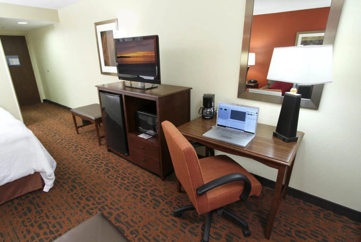 Hampton Inn Birmingham-Colonnade 280