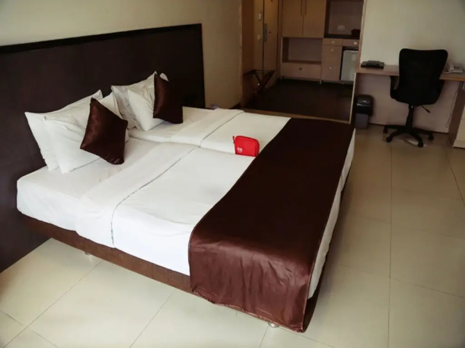 Capital O 697 The Sirona Hotel