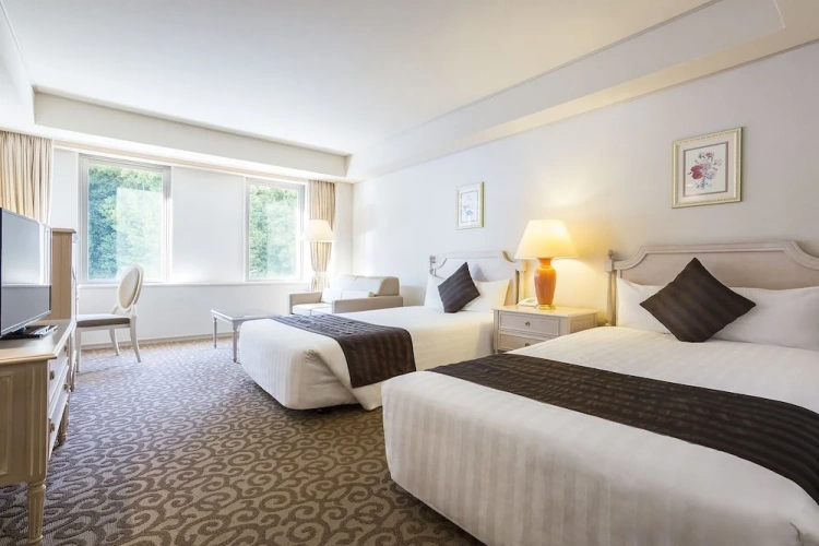 Standard Twin room with garden view