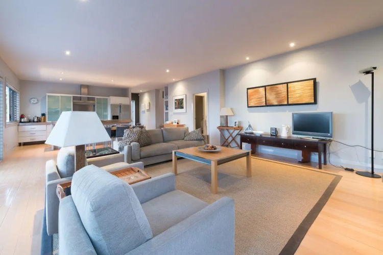 Sea Breeze Lodge