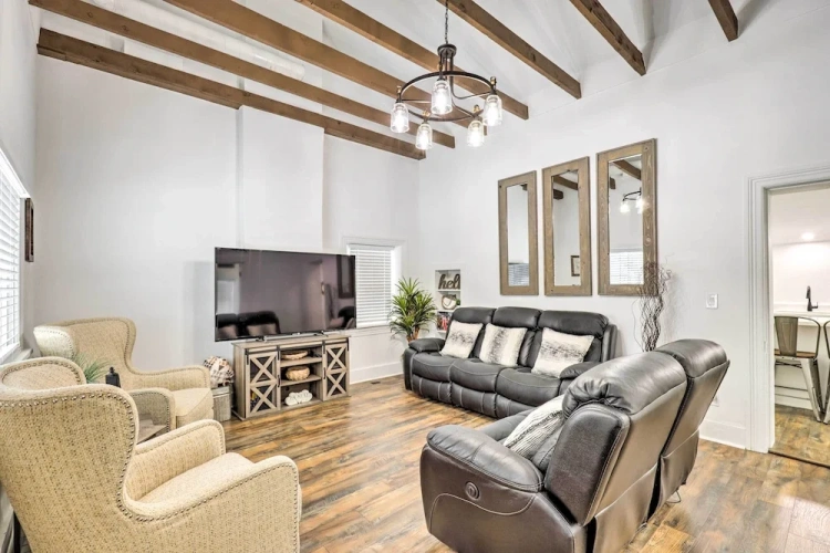 3 Bedrooms Cottage