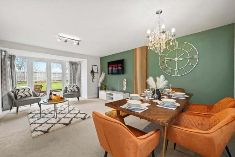 4 Bedrooms Cottage