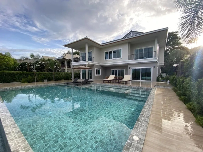 4 Bedrooms Family Villa with balcony