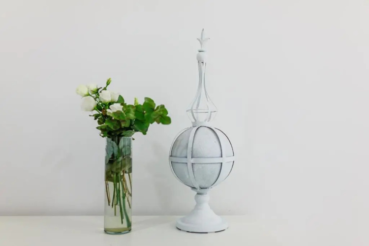 White Stylish Apartment 3