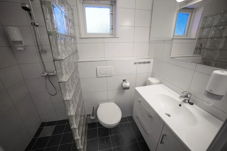 2 Bedrooms Classic Cottage with garden view