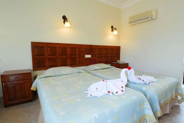 Standard Twin room with balcony