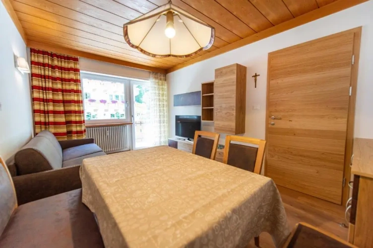 2 Bedrooms Apartment